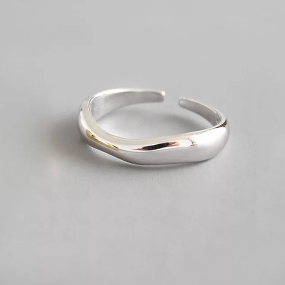 NEW 925 STERLING SILVER IRREGULAR WAVE ADJUSTABLE RING, CUTE RING, SHINY RING. - Picture 4 of 6